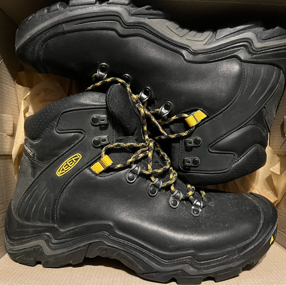 Men’s Keen Liberty Ridge size 11.5